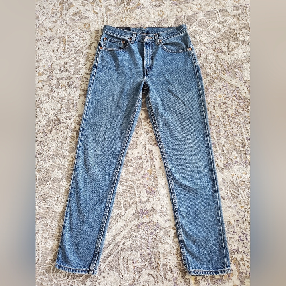 Vintage Levi's 512 31 X 30 Medium Wash Slim Tapered Leg Denim Mom Jeans